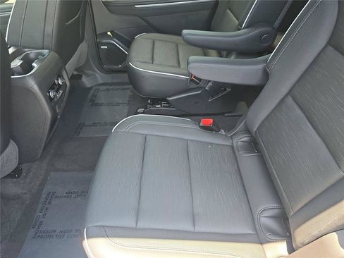 Used 2025 Buick Enclave Sport Touring w/ Power Package FWD image 20