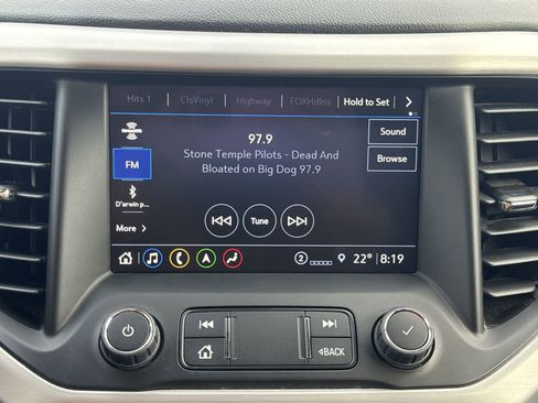 Certified 2023 GMC Acadia SLT image 15