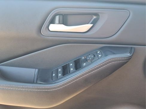 Used 2024 Nissan Rogue SV AWD/4WD image 22
