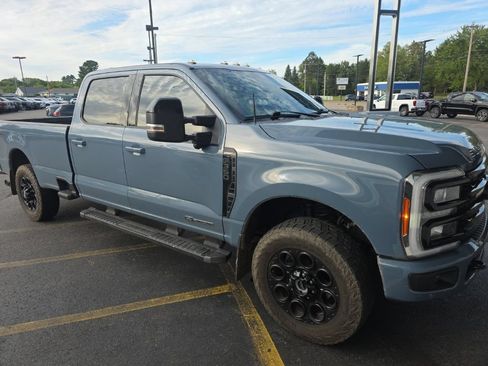 Used 2023 Ford F350 Lariat w/ Lariat Ultimate Package AWD/4WD image 4