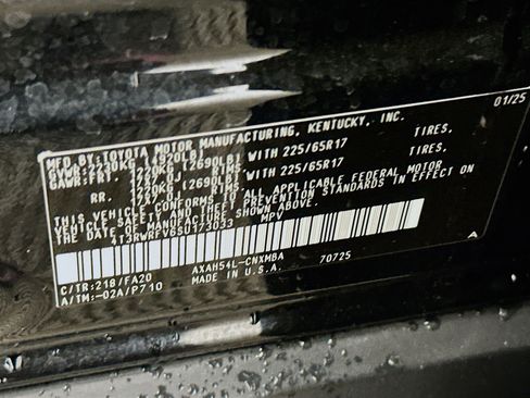 Used 2025 Toyota RAV4 XLE image 12