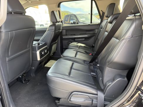 Used 2024 Ford Expedition XLT AWD/4WD image 18