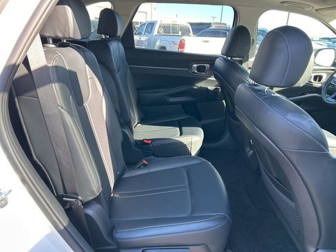 Used 2021 Kia Sorento EX image 28