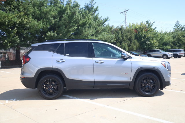 Used 2023 GMC Terrain AT4 AWD/4WD image 5