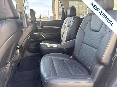 Used 2022 Kia Telluride SX w/ SX Prestige Package image 16