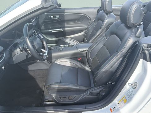 Used 2025 Ford Mustang GT Premium RWD image 40