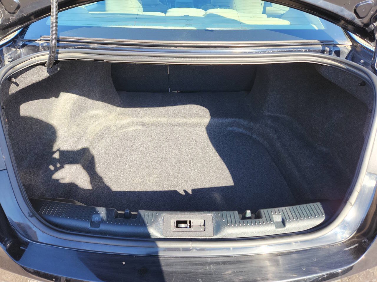 Used 2016 Ford Taurus SE FWD image 26