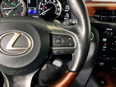 Used 2020 Lexus LX 570 4WD w/ Luxury Package image 22
