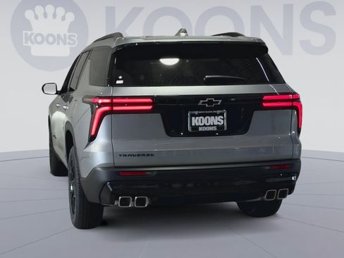 New 2026 Chevrolet Traverse LT w/ Midnight/Sport Edition FWD image 10