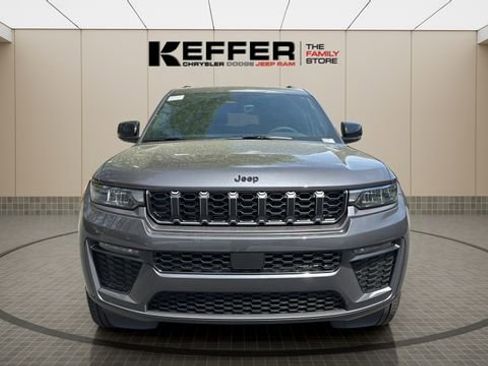New 2026 Jeep Grand Cherokee L Limited AWD/4WD image 8