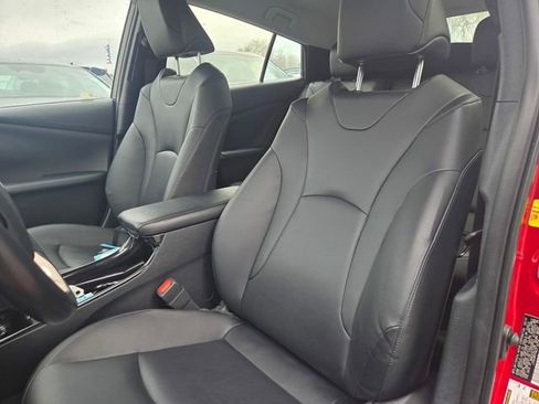 Used 2019 Toyota Prius Prime Advanced image 12