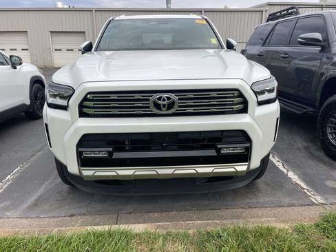 Used 2025 Toyota 4Runner Limited AWD/4WD image 2