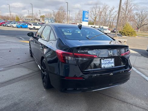 Used 2022 Honda Civic Sport image 4