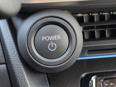 Used 2025 Toyota Prius FWD image 27