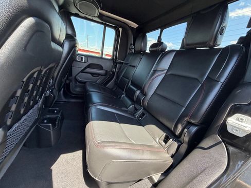 Used 2021 Jeep Gladiator Rubicon w/ Cold Weather Group AWD/4WD image 9