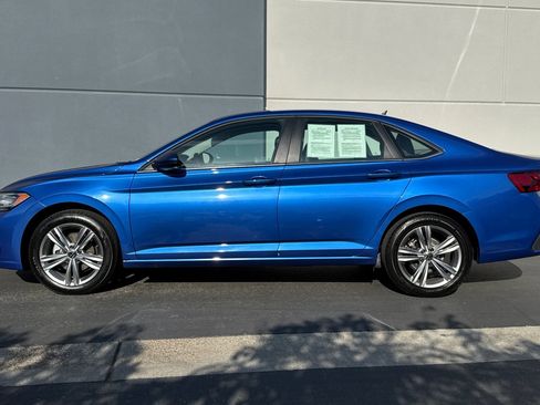 Used 2024 Volkswagen Jetta SE image 7