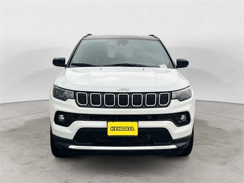 Used 2023 Jeep Compass Limited image 8