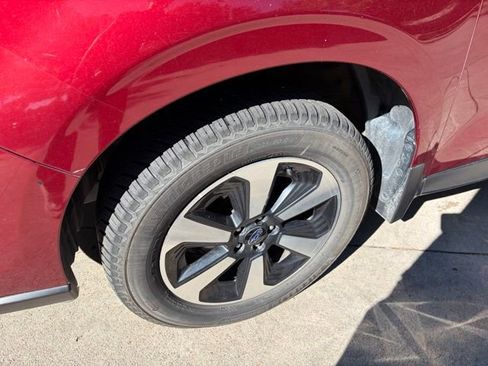 Used 2017 Subaru Forester 2.5i Premium AWD/4WD image 7