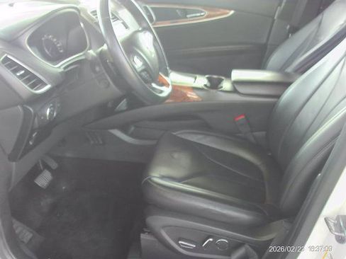 Used 2017 Lincoln MKX Reserve w/ Lincoln MKX Climate Package image 7