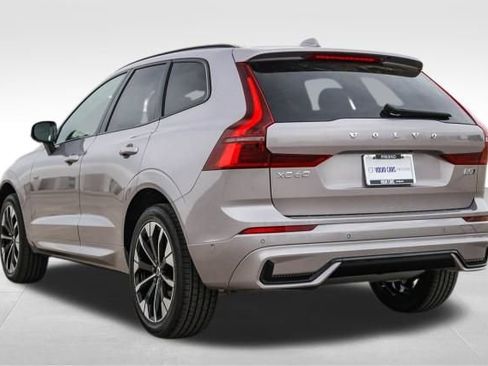 Used 2026 Volvo XC60 B5 Plus w/ Climate Package PRO AWD/4WD image 8