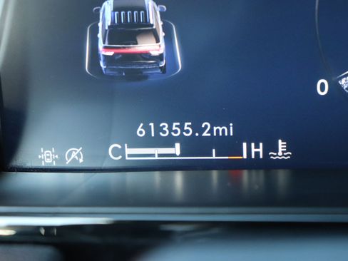 Used 2024 Lincoln Navigator L Premiere 4x4 image 40