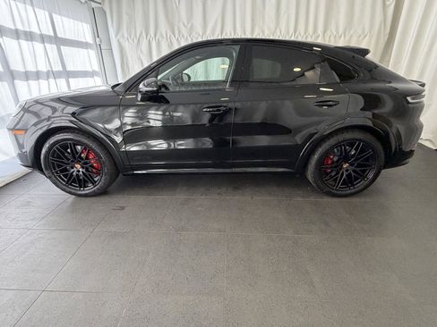 New 2026 Porsche Cayenne GTS image 2