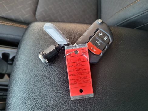 Used 2026 Jeep Gladiator Mojave AWD/4WD image 29