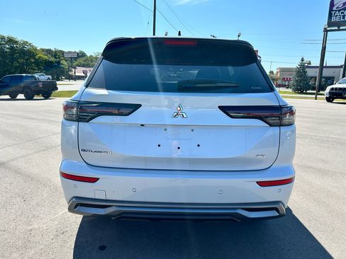 New 2025 Mitsubishi Outlander SEL image 4