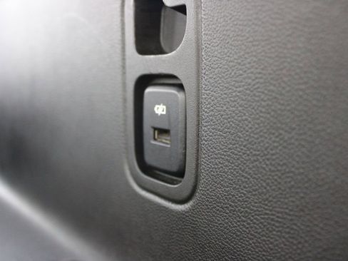 Used 2023 Chevrolet Traverse Premier image 29