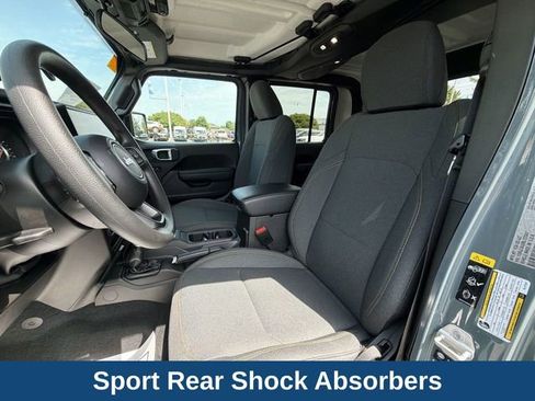 Used 2024 Jeep Gladiator Sport AWD/4WD image 11