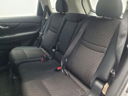 Used 2017 Nissan Rogue S image 18