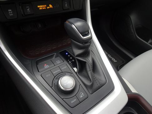 Used 2020 Toyota RAV4 Limited w/ All Weather Liner Package AWD/4WD image 18
