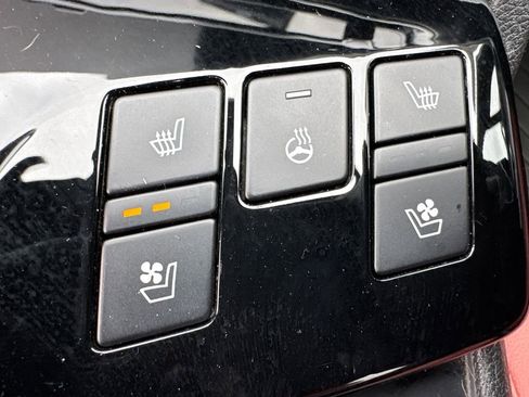 Certified 2024 Kia Sportage SX image 32