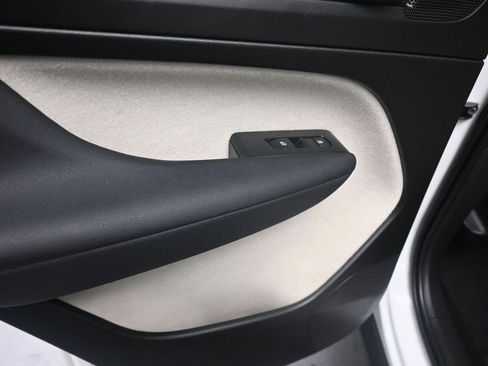 Used 2023 Volvo XC40 B5 Plus w/ Protection Package Premier image 21