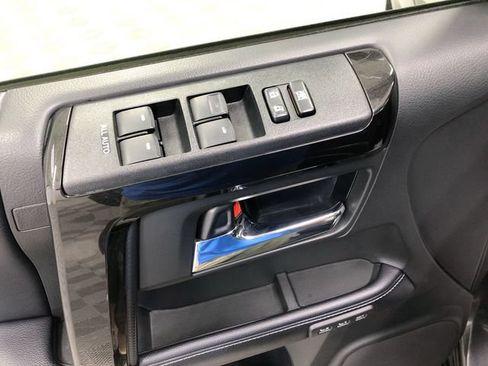 Used 2019 Toyota 4Runner Limited AWD/4WD image 13