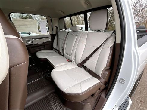 New 2026 RAM 2500 Laramie AWD/4WD image 10