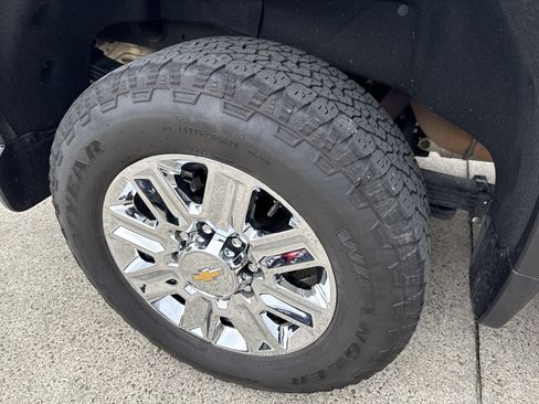 Used 2024 Chevrolet Silverado 2500 High Country w/ Technology Package image 20