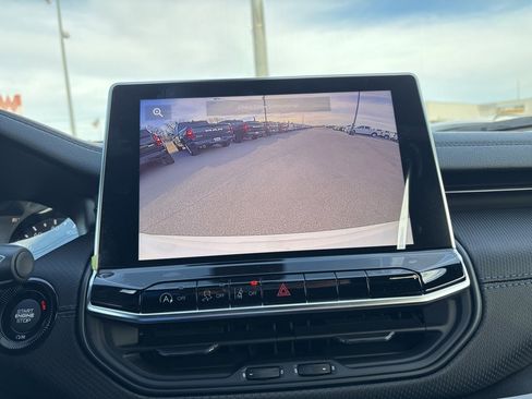 New 2026 Jeep Compass Latitude image 14