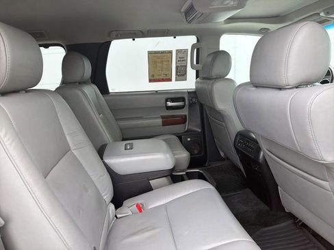Used 2015 Toyota Sequoia Platinum AWD/4WD image 7