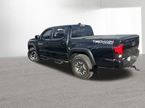 Certified 2019 Toyota Tacoma TRD Off-Road AWD/4WD image 3