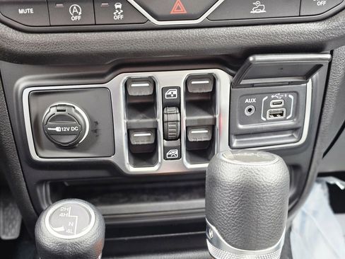 New 2026 Jeep Gladiator Sport image 14