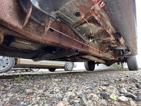 Used 2004 Chevrolet Silverado 2500 LT AWD/4WD image 11