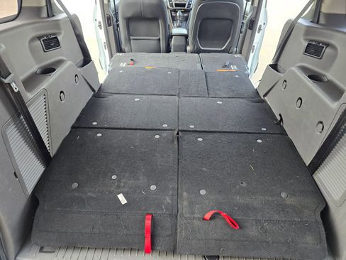 Used 2020 Ford Transit Connect XL image 29