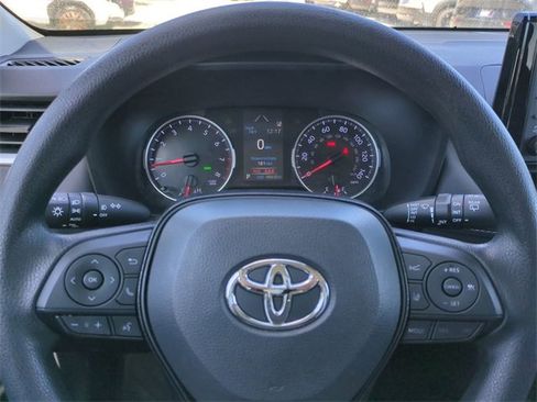 Used 2021 Toyota RAV4 XLE image 29