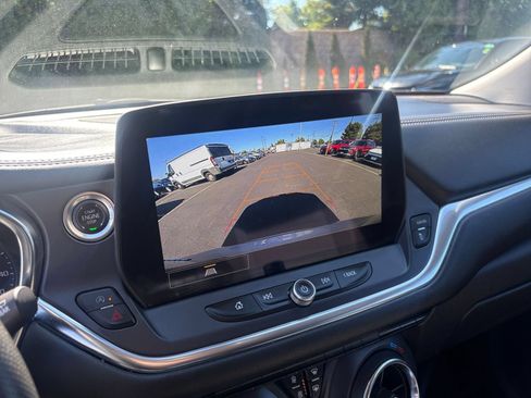 Used 2025 Chevrolet Blazer LT FWD image 25