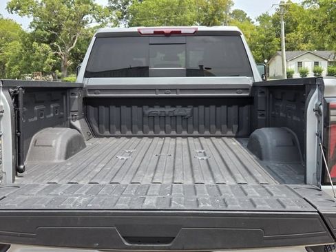 Used 2024 GMC Sierra 2500 AT4 w/ AT4 Preferred Package AWD/4WD image 9