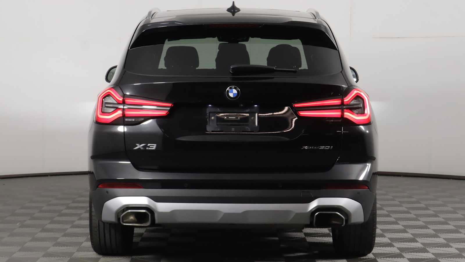 Used 2023 BMW X3 xDrive30i w/ Premium Package w/ZPA AWD/4WD image 5