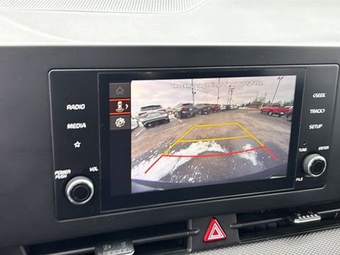 Used 2024 Kia Sportage LX image 18
