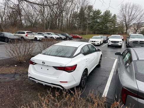 Used 2023 Nissan Sentra SV image 2