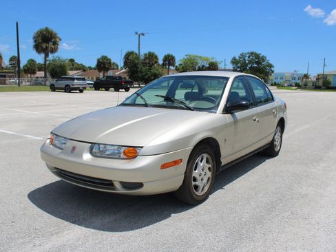 Used 2002 Saturn S-Series SL2 w/ SL2 Option Pkg 2 FWD image 1